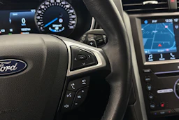 valkoinen Ford Mondeo 2017 kuva 13.