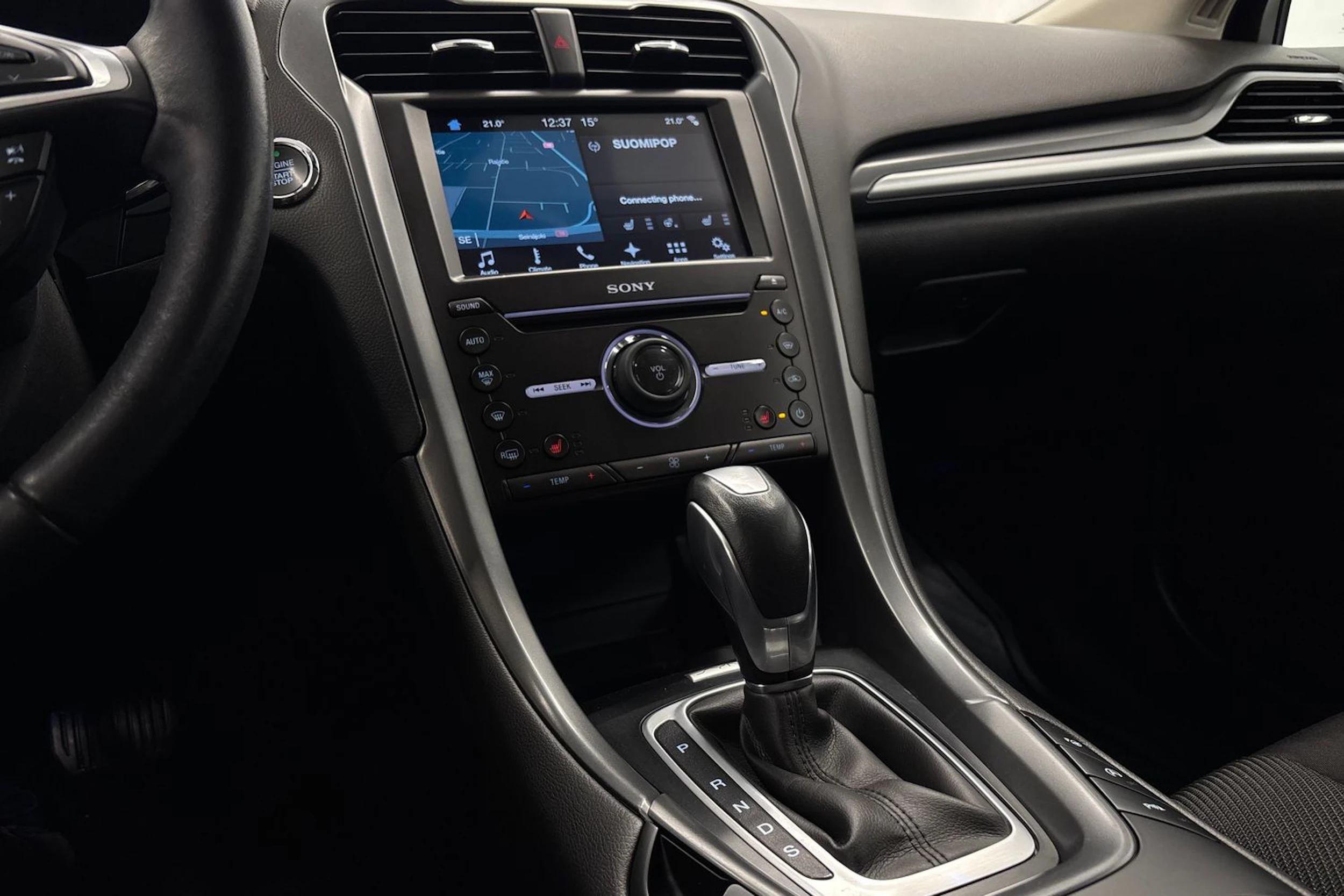 valkoinen Ford Mondeo 2017 kuva 14.