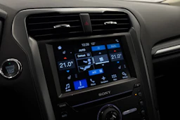 valkoinen Ford Mondeo 2017 kuva 18.
