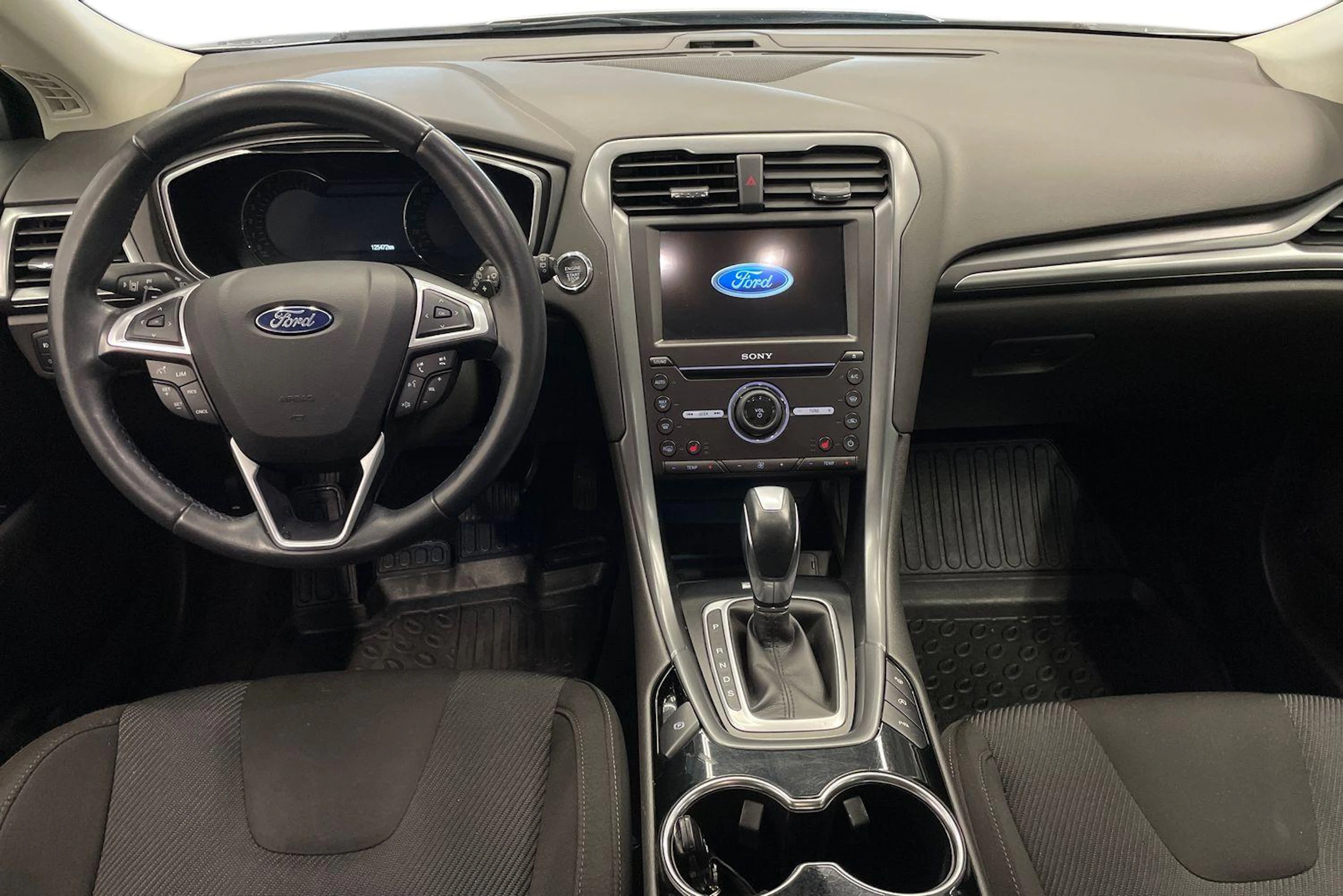 Harmaa Ford MONDEO 2017 kuva 9.