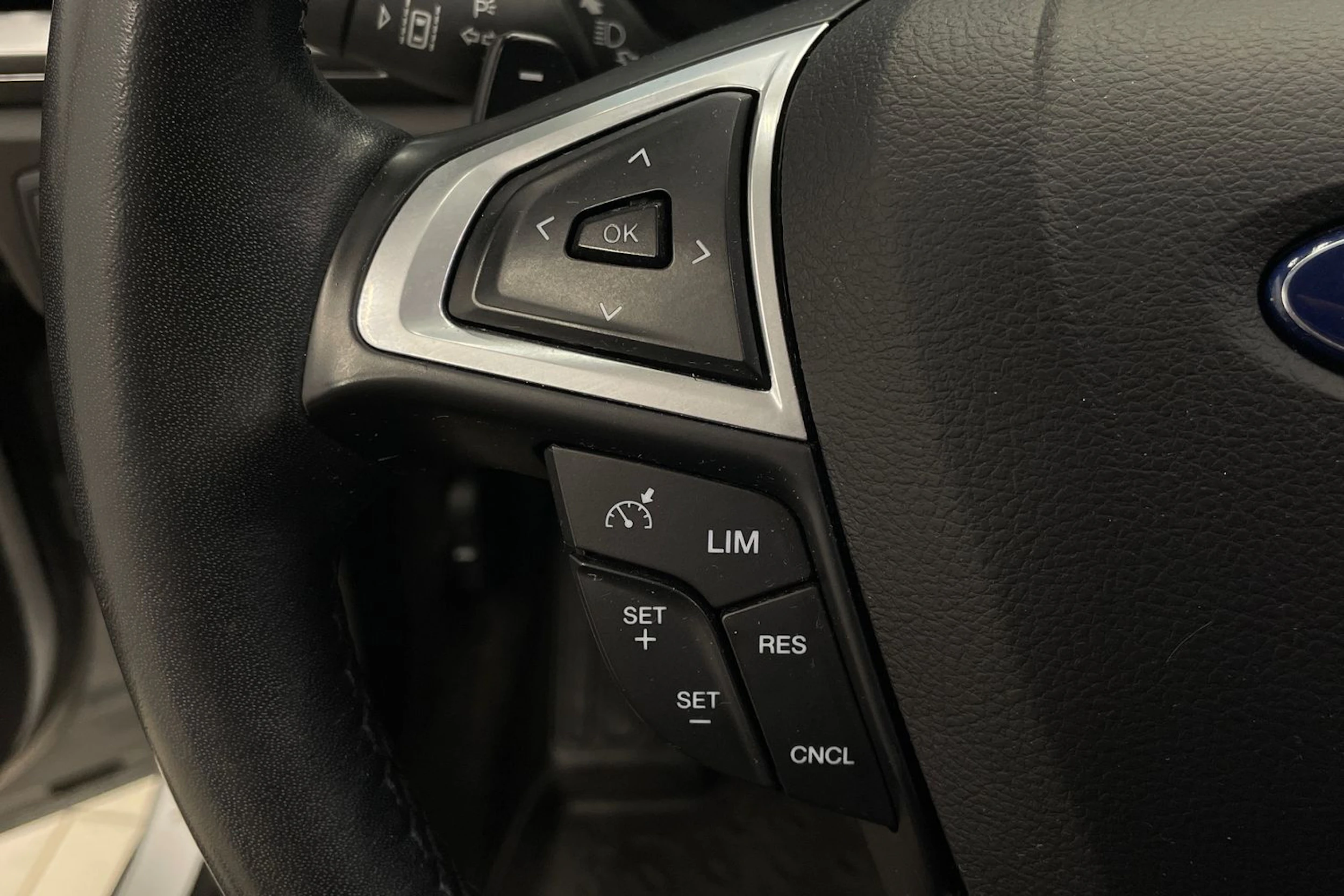Harmaa Ford MONDEO 2017 kuva 17.