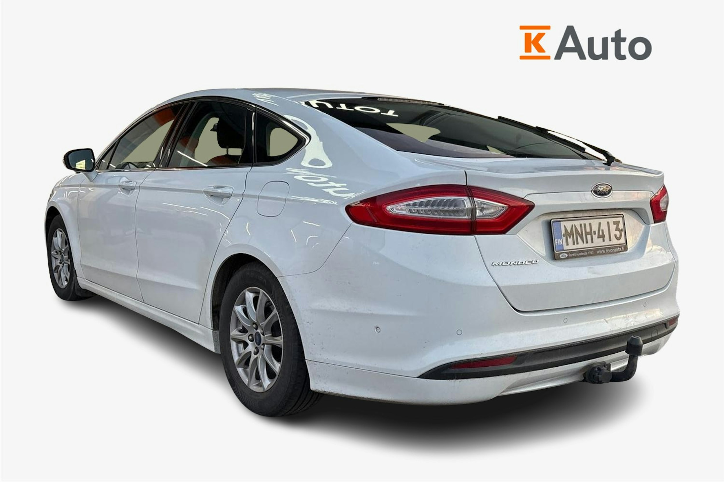 valkoinen Ford Mondeo 2017 kuva 2.