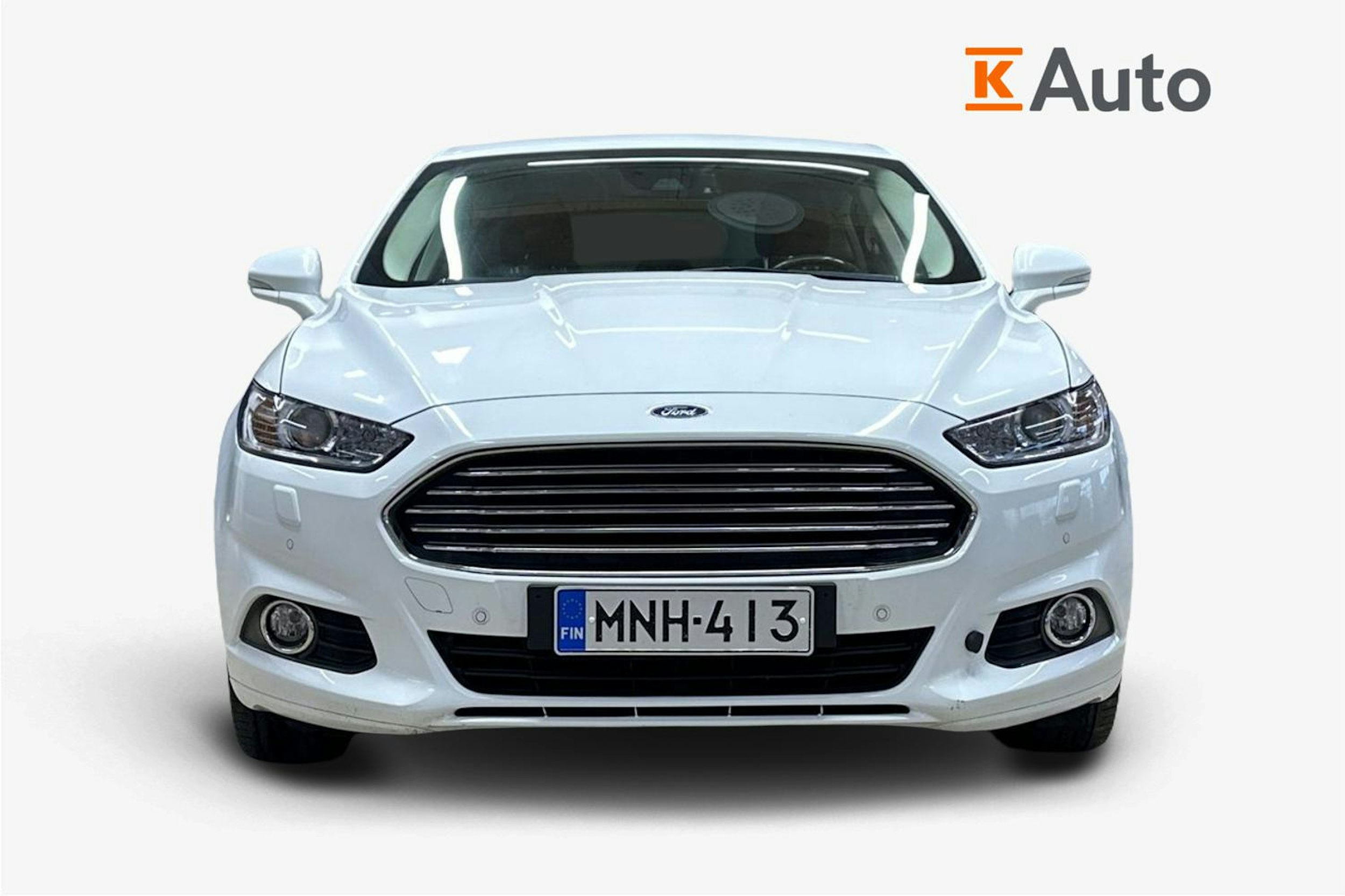 valkoinen Ford Mondeo 2017 kuva 5.