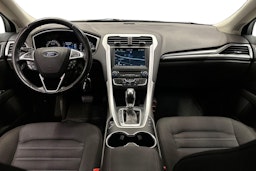 valkoinen Ford Mondeo 2017 kuva 9.