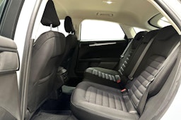 valkoinen Ford Mondeo 2017 kuva 10.