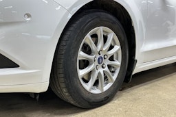 valkoinen Ford Mondeo 2017 kuva 11.