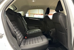 valkoinen Ford Mondeo 2017 kuva 16.