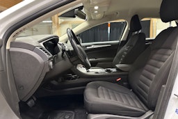 valkoinen Ford Mondeo 2017 kuva 17.