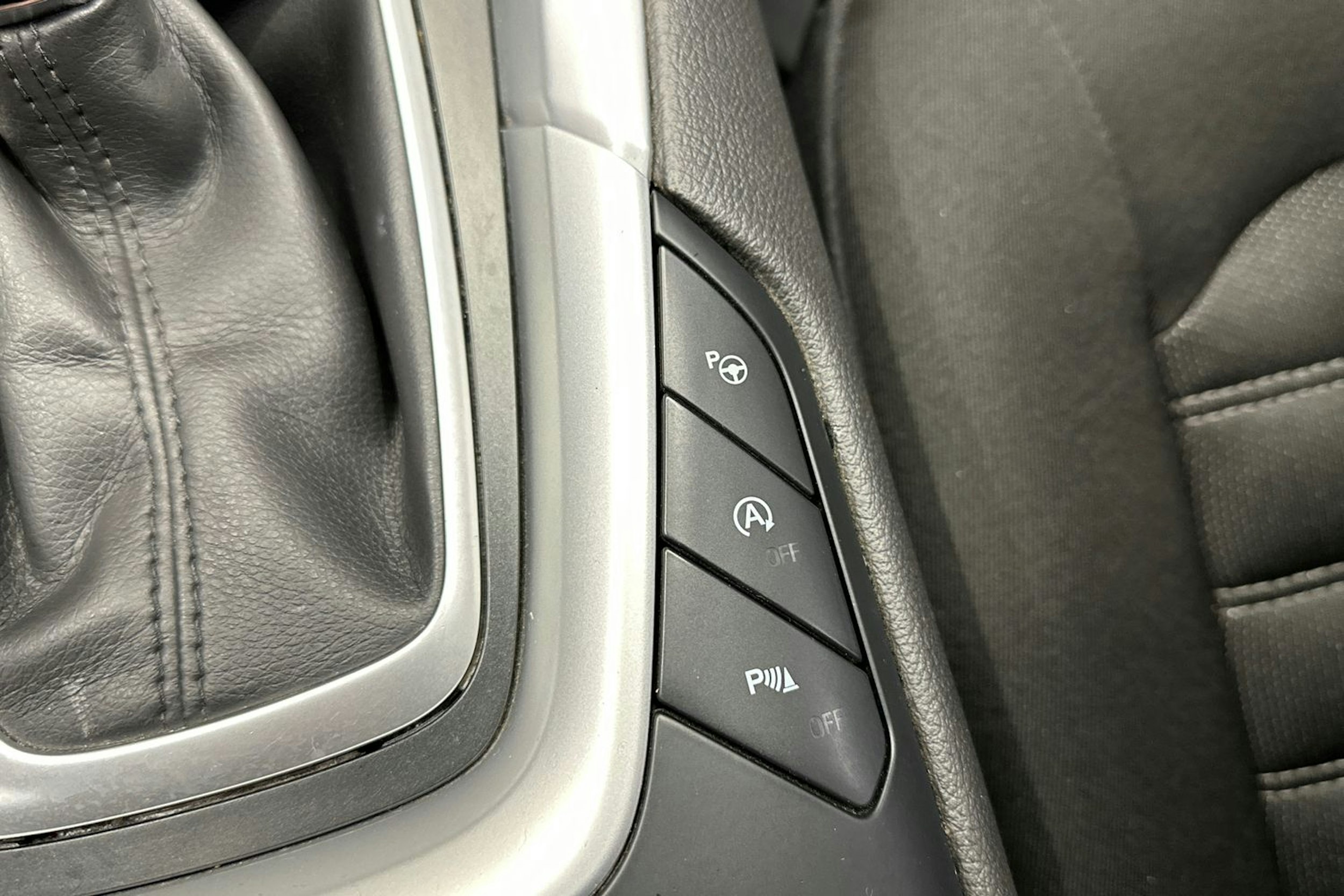 valkoinen Ford Mondeo 2017 kuva 24.