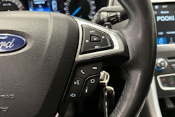 valkoinen Ford Mondeo 2017 kuva 27.