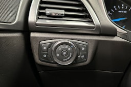 valkoinen Ford Mondeo 2017 kuva 28.