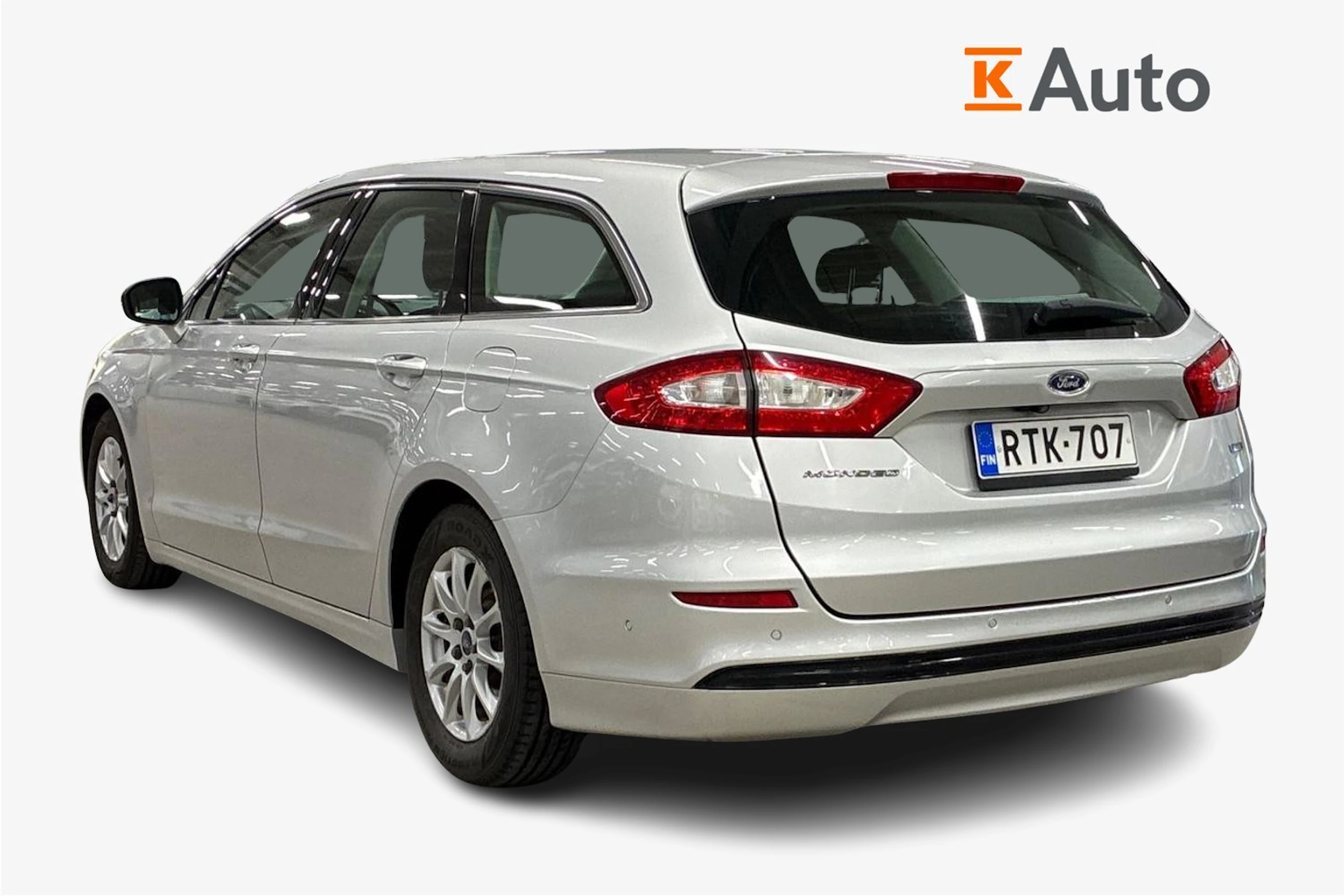 harmaa Ford Mondeo 2017 kuva 2.