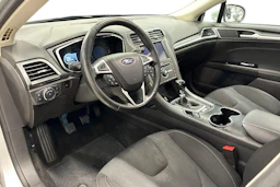 harmaa Ford Mondeo 2017 kuva 6.