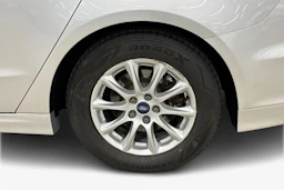 harmaa Ford Mondeo 2017 kuva 9.