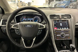harmaa Ford Mondeo 2017 kuva 11.