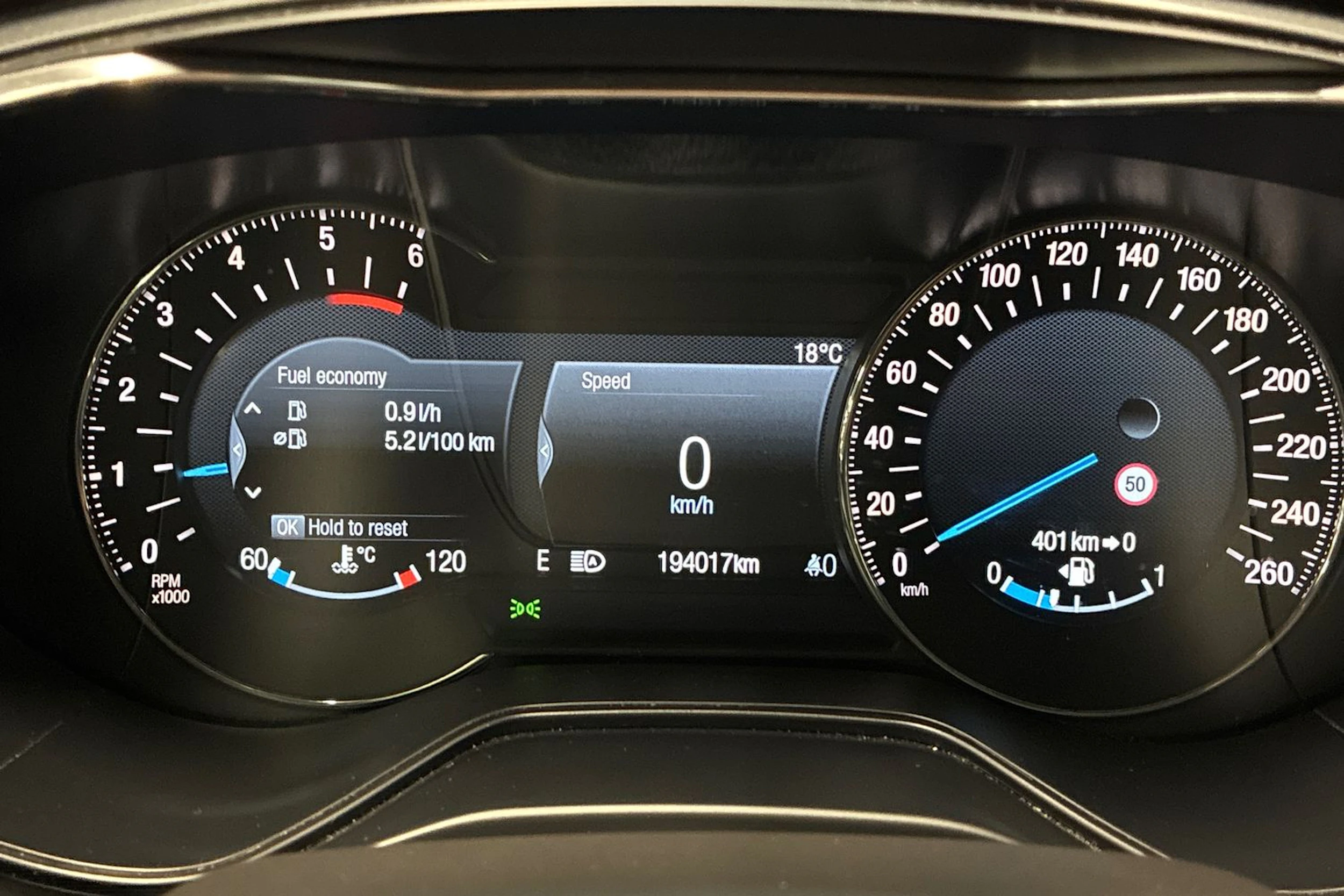 harmaa Ford Mondeo 2017 kuva 12.