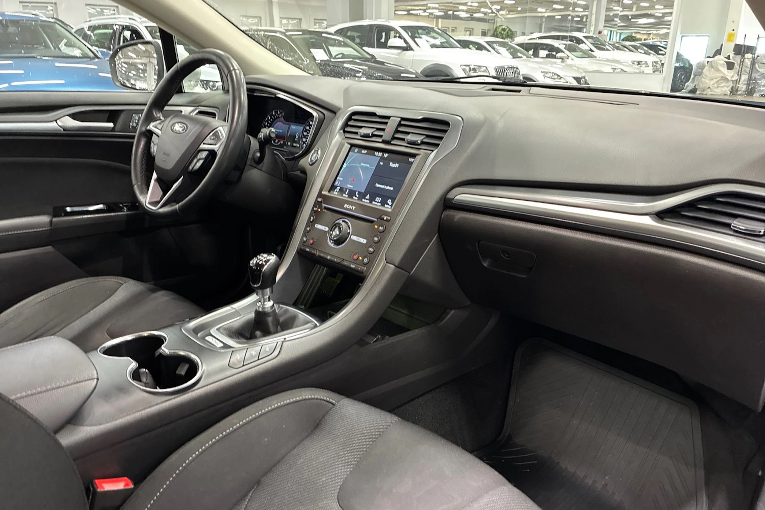 harmaa Ford Mondeo 2017 kuva 26.