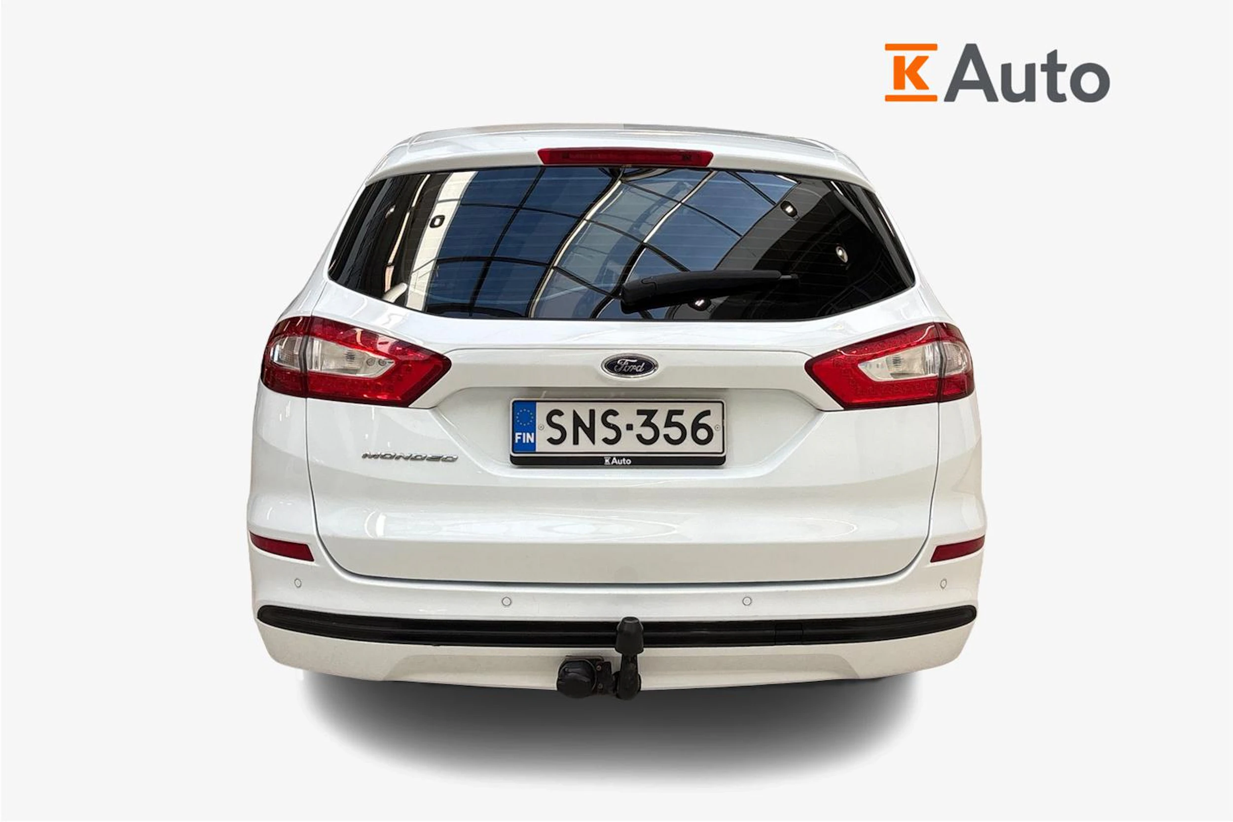 valkoinen Ford Mondeo 2017 kuva 3.