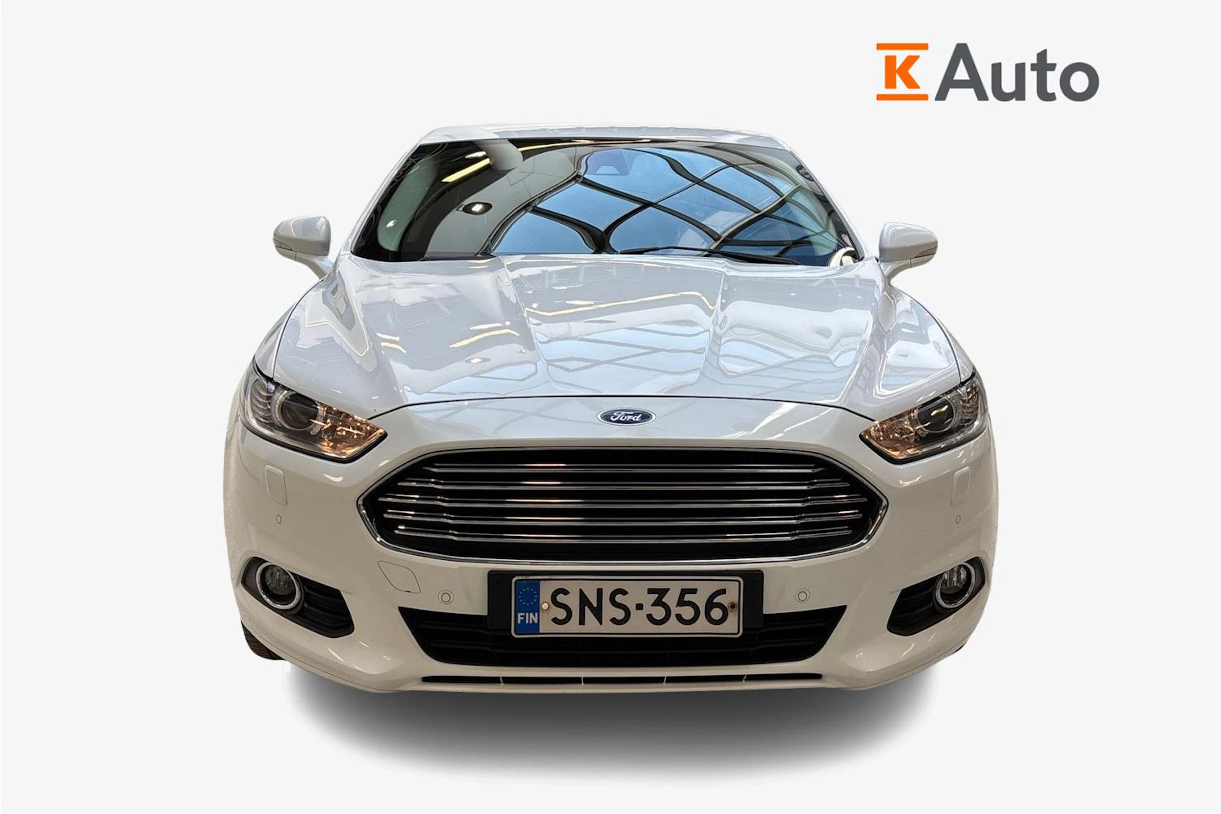 valkoinen Ford Mondeo 2017 kuva 4.