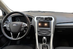 valkoinen Ford Mondeo 2017 kuva 7.