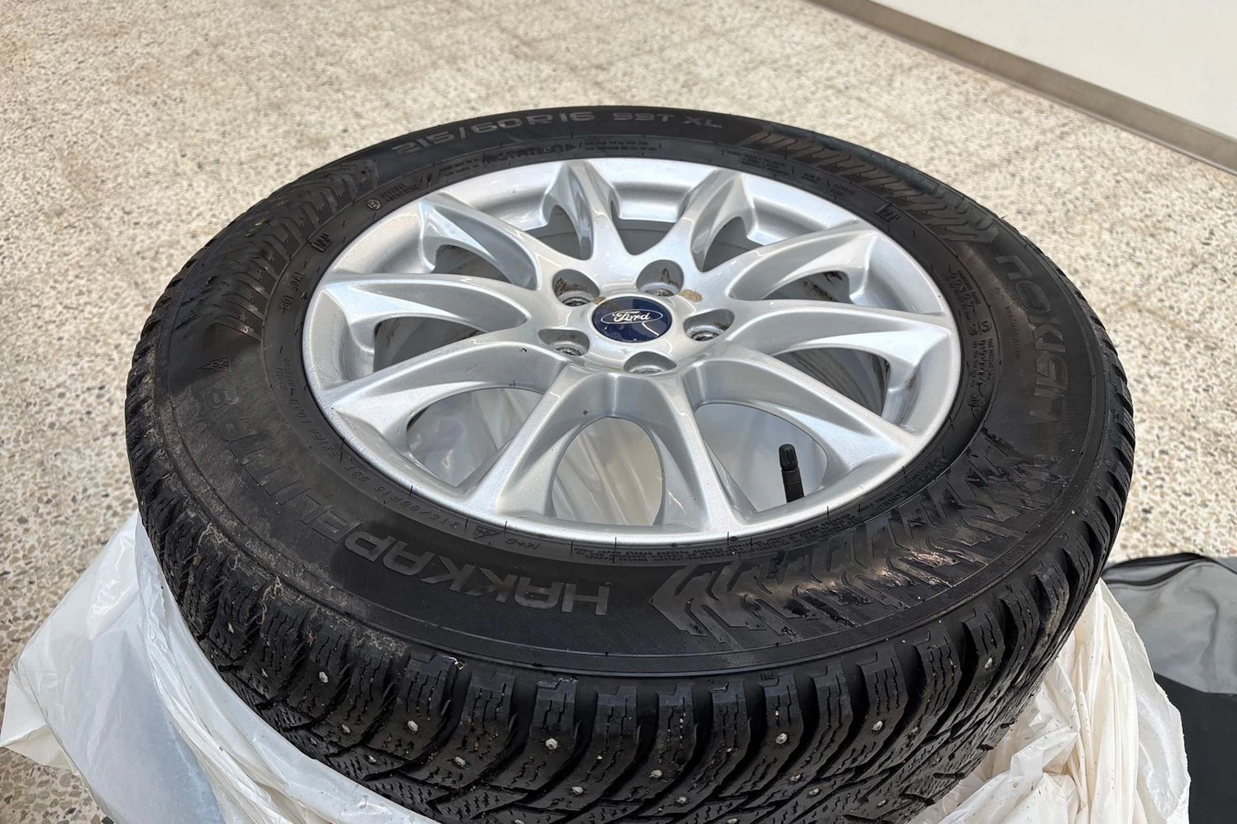 valkoinen Ford Mondeo 2017 kuva 11.