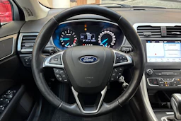 valkoinen Ford Mondeo 2017 kuva 16.