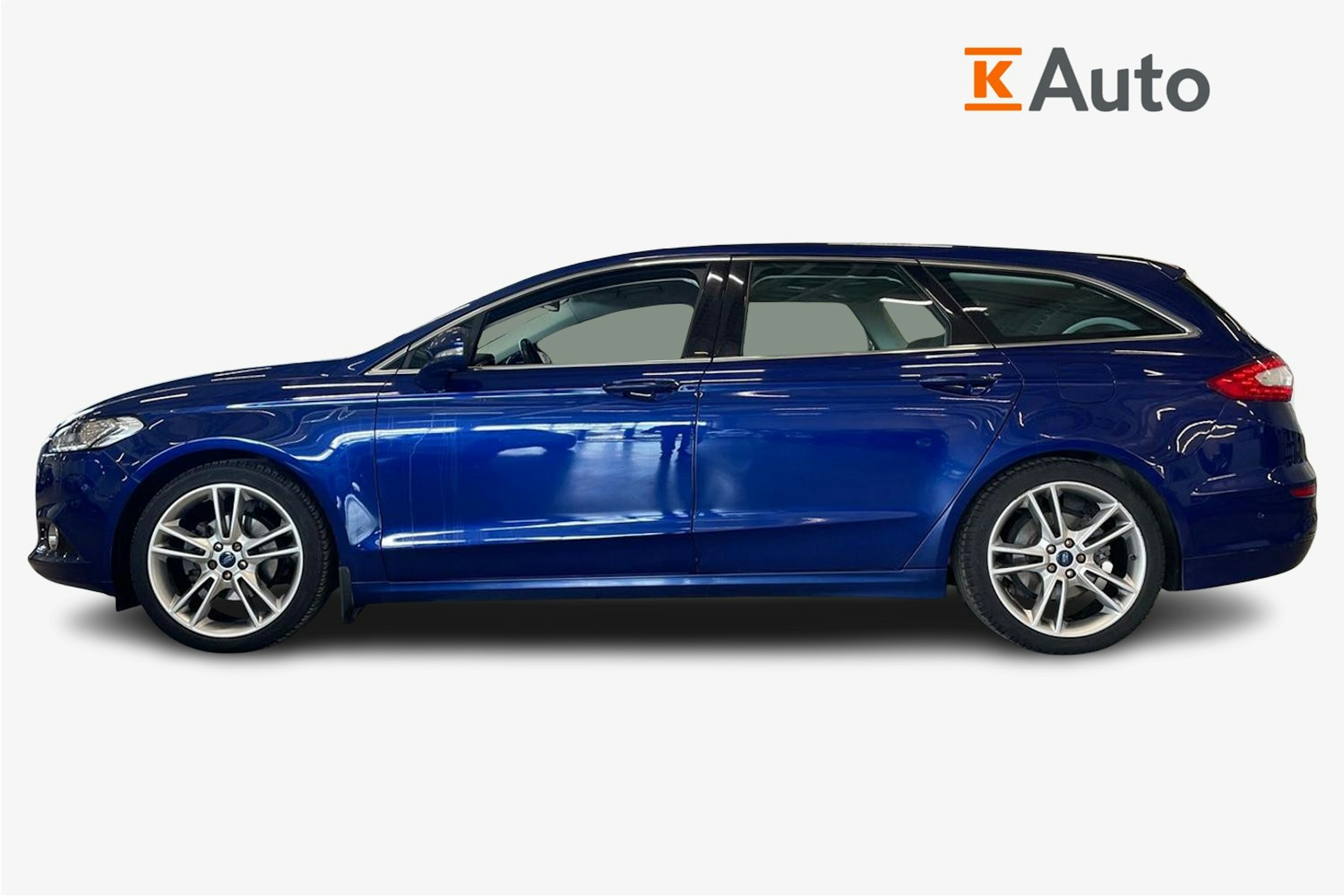 sininen Ford Mondeo 2017 kuva 6.