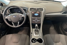 sininen Ford Mondeo 2017 kuva 9.