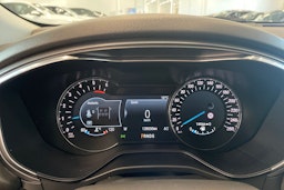 sininen Ford Mondeo 2017 kuva 17.