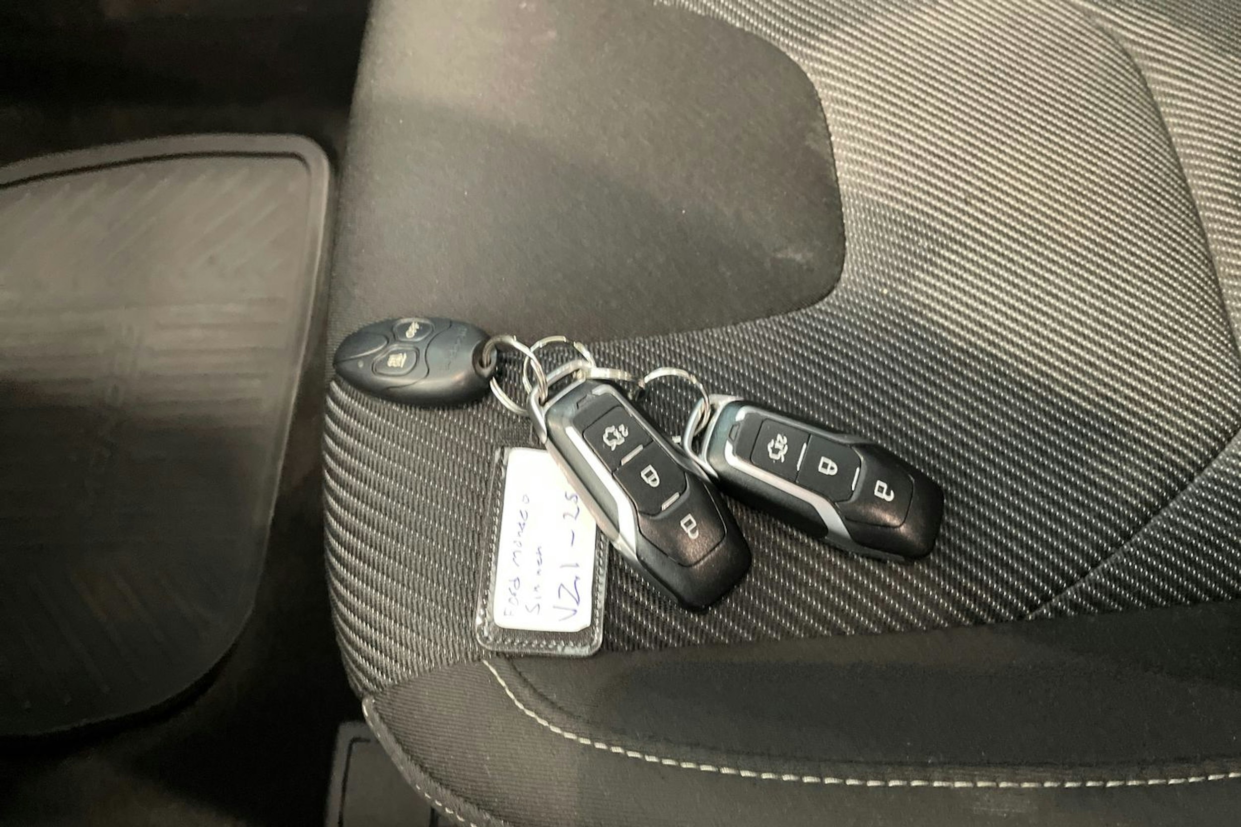 sininen Ford Mondeo 2017 kuva 24.