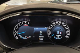 punainen Ford Mondeo 2017 kuva 17.