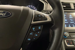 punainen Ford Mondeo 2017 kuva 25.