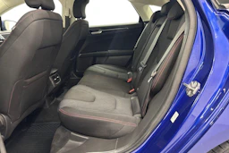 sininen Ford Mondeo 2017 kuva 8.