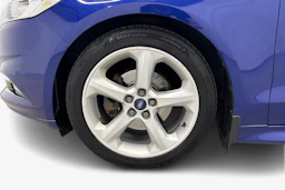 sininen Ford Mondeo 2017 kuva 9.