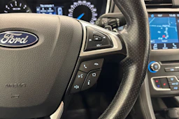 sininen Ford Mondeo 2017 kuva 13.