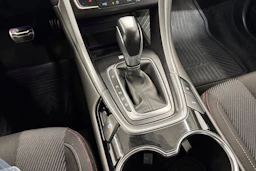 sininen Ford Mondeo 2017 kuva 16.