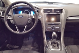 valkoinen Ford Mondeo 2018 kuva 9.