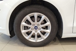 valkoinen Ford Mondeo 2018 kuva 11.