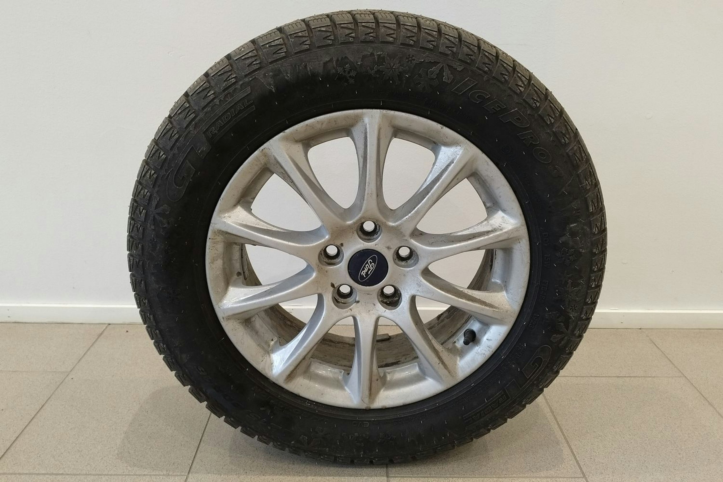 valkoinen Ford Mondeo 2018 kuva 14.