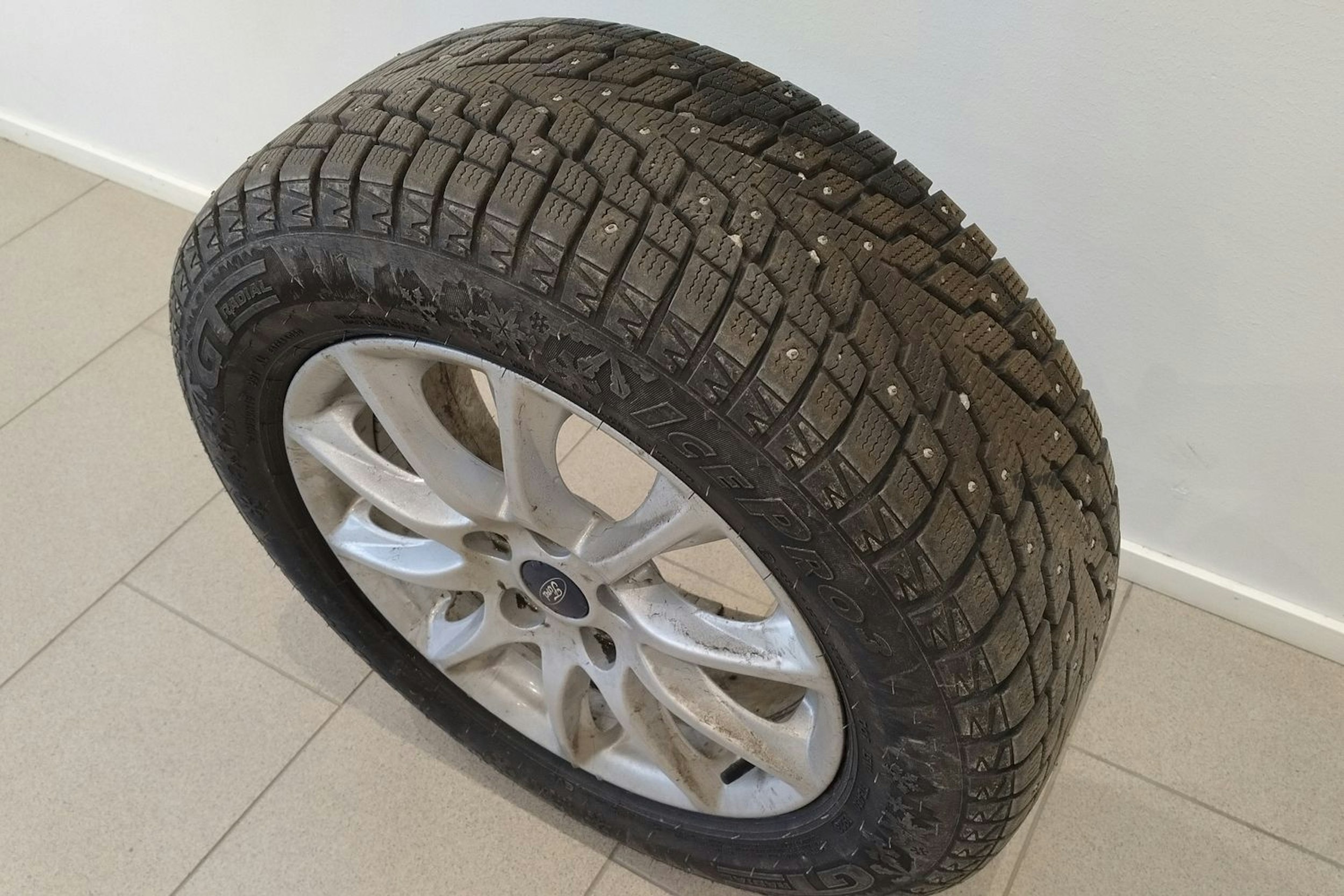 valkoinen Ford Mondeo 2018 kuva 15.