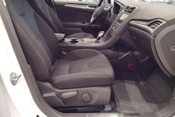 valkoinen Ford Mondeo 2018 kuva 17.