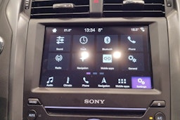 valkoinen Ford Mondeo 2018 kuva 19.