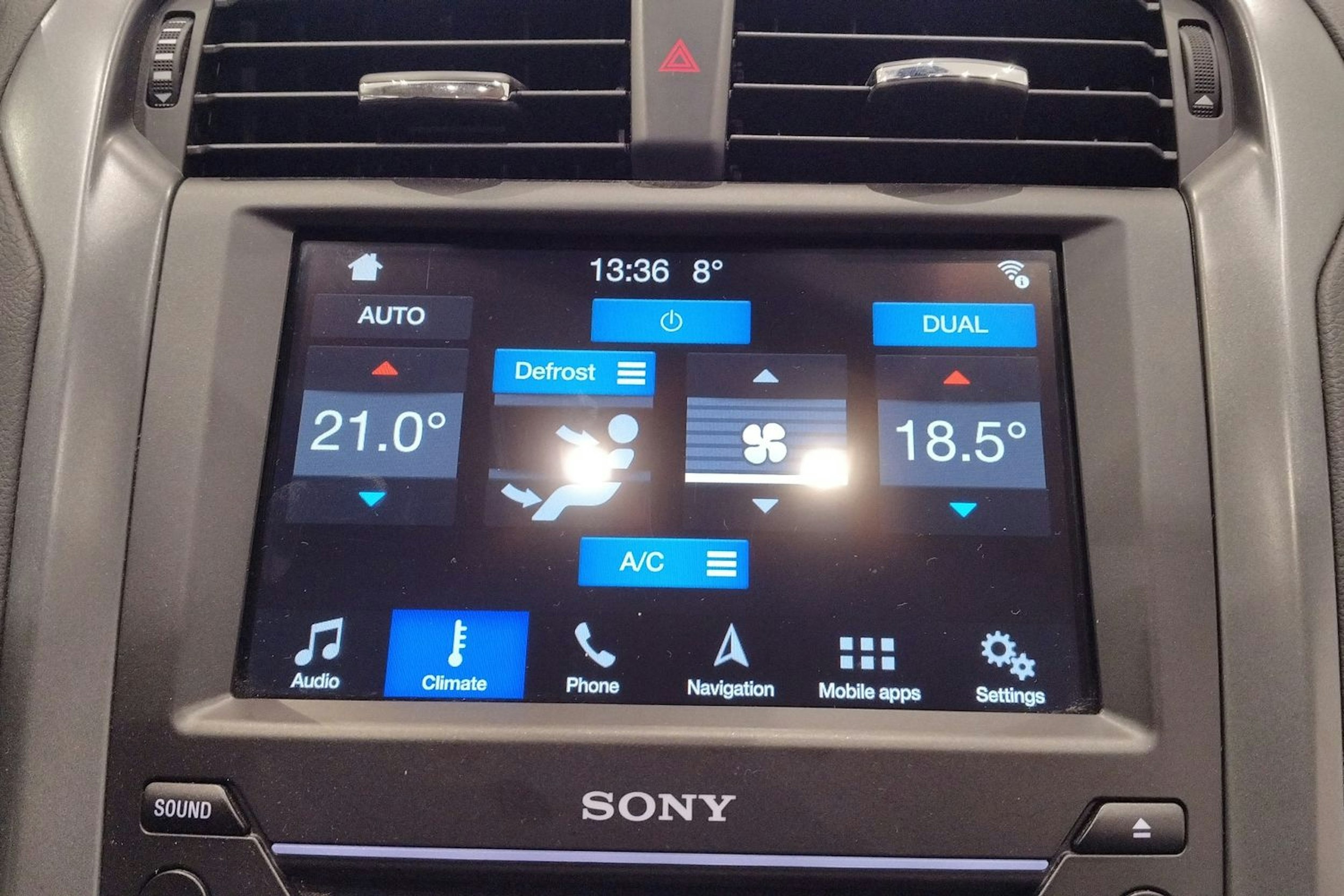 valkoinen Ford Mondeo 2018 kuva 21.