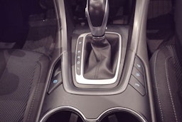 valkoinen Ford Mondeo 2018 kuva 25.