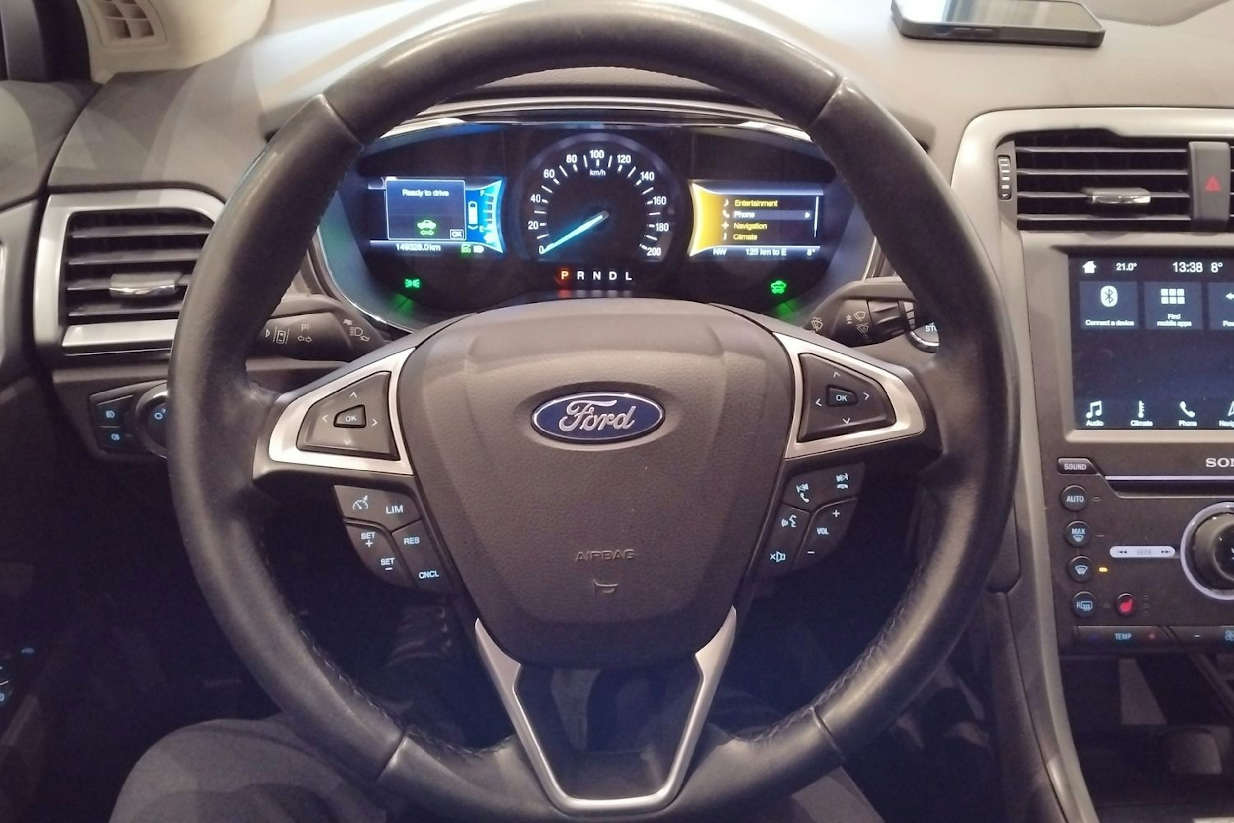 valkoinen Ford Mondeo 2018 kuva 26.