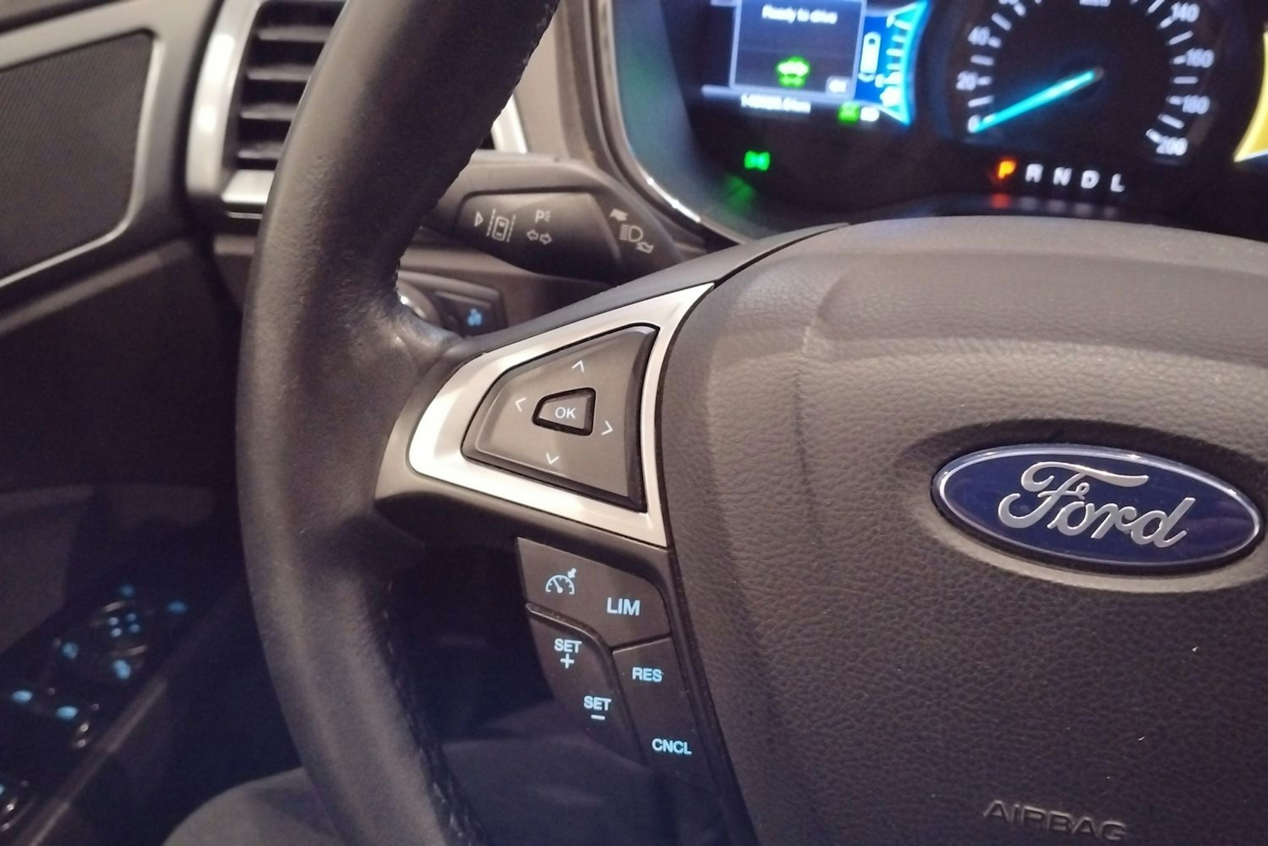 valkoinen Ford Mondeo 2018 kuva 27.