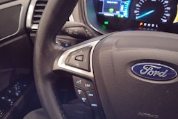 valkoinen Ford Mondeo 2018 kuva 27.