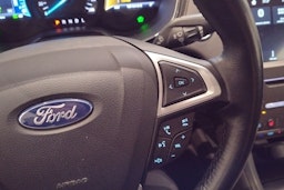 valkoinen Ford Mondeo 2018 kuva 28.