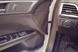 valkoinen Ford Mondeo 2018 kuva 29.