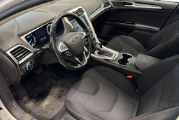 valkoinen Ford Mondeo 2018 kuva 3.